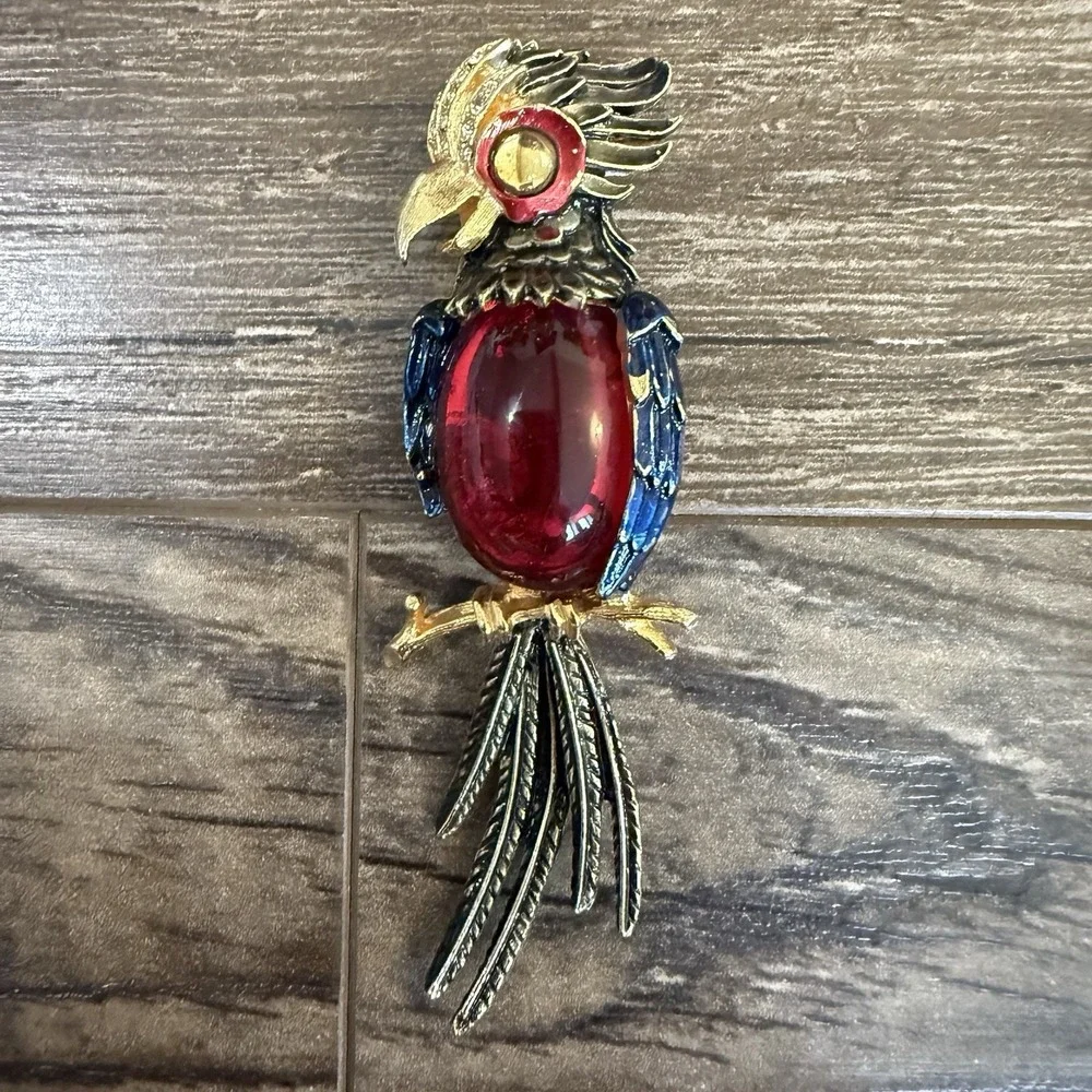 Vintage Gold‎ Tone Parrot Brooch Red Glass Cabochon Body Blue Enamel Wings Pin